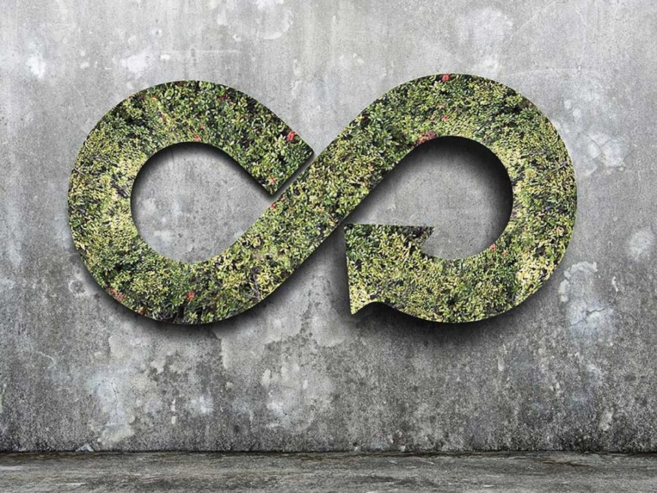 “Kiertotalous – talousmalli, jossa materiaalit ja tuotteet pidetään kierrossa mahdollisimman pitkään arvoa säilyttäen, jätettä ja neitseellisten raaka-aineiden käyttöä minimoiden.”